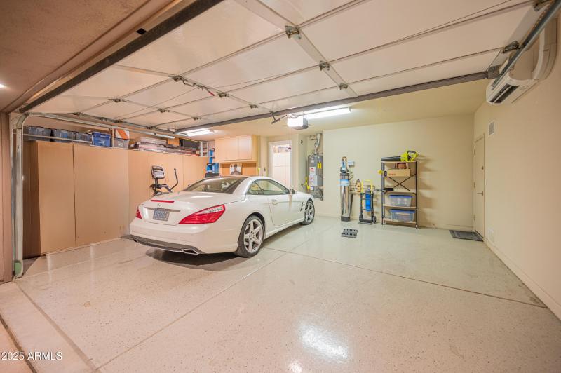 Garage~