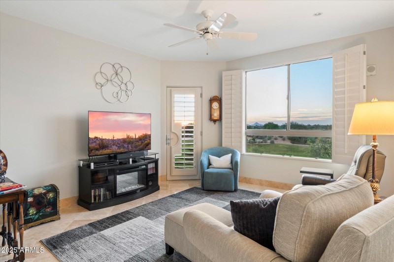 Bonus Room w/ Exterior Access