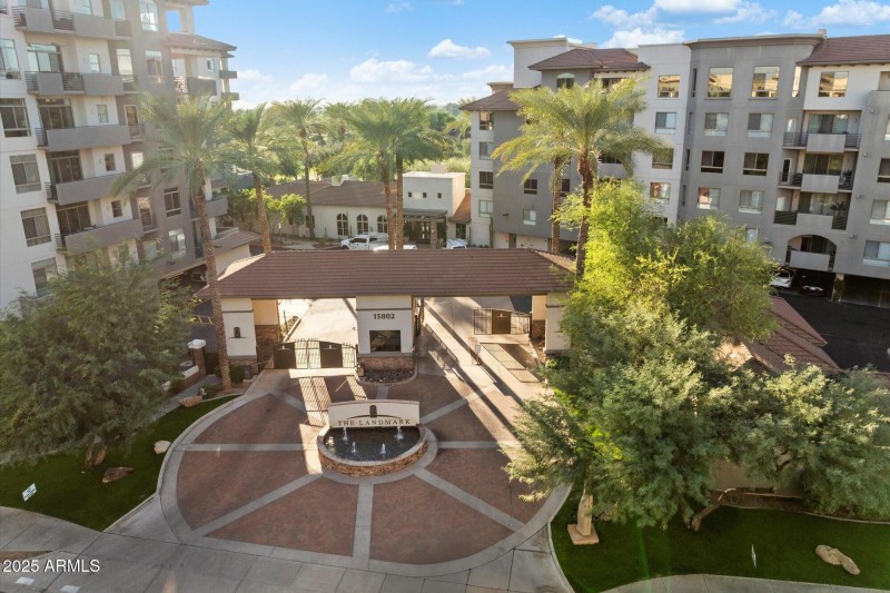 Welcome to The Landmark Condominiums