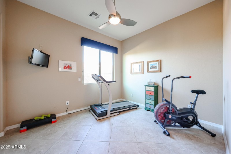 4th Bedroom/Large spaces