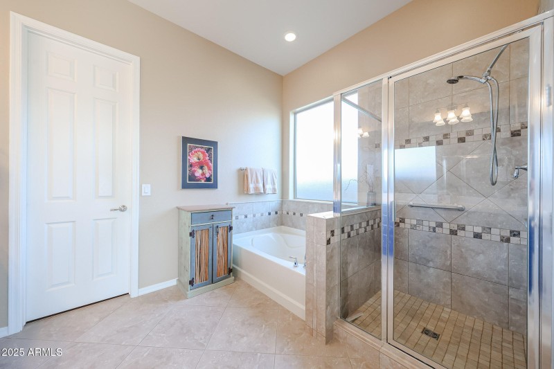 Separate Tub & Shower