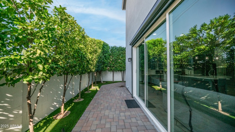 706 E Boca Raton Dr Exterior Photos-10