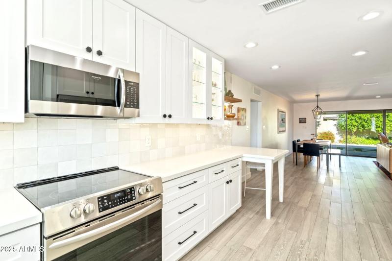 Gorgeous backsplash