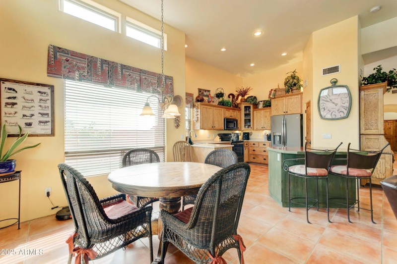 5098 E Fourth Ave-10