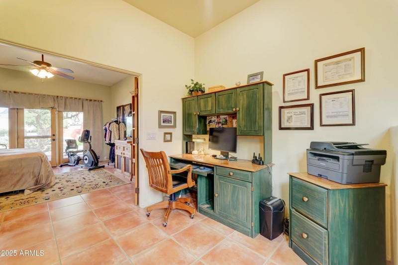 5098 E Fourth Ave-21