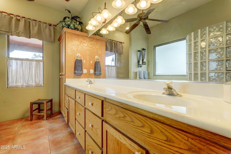 5098 E Fourth Ave-22