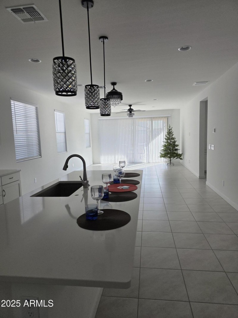 straight view of kit to lr