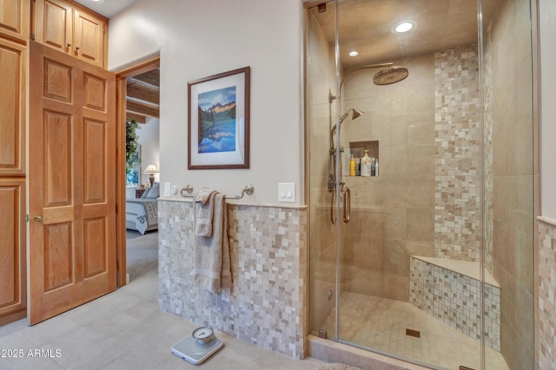 Master bath 2 steam shower