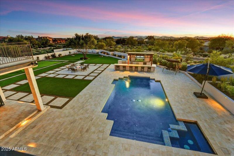 VIEW DECK WITH FOREVER VIEWS!