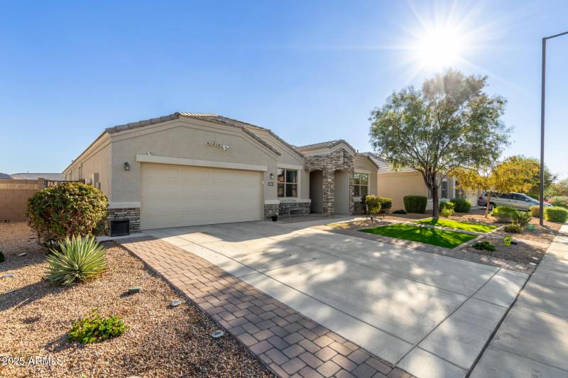 30213 W Fairmount Ave