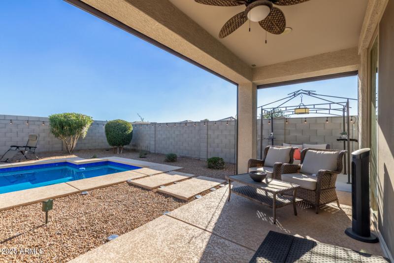 30213 W Fairmount Ave