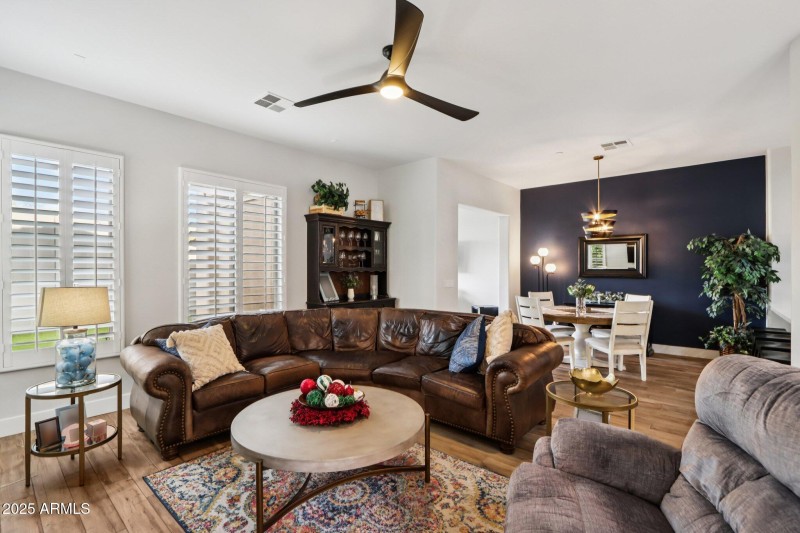 9-web-or-mls-E North Ln-L2711-007