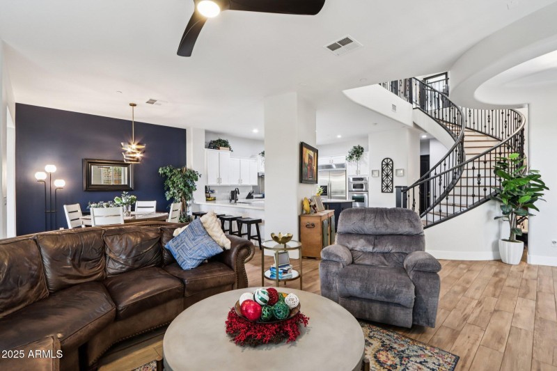 12-web-or-mls-E North Ln-L2711-010