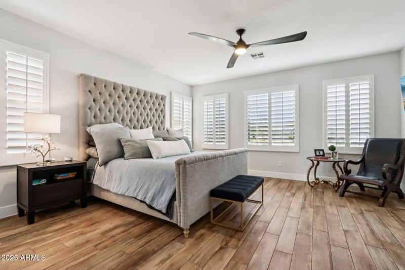 33-web-or-mls-E North Ln-L2711-031