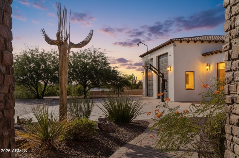 Garage Parking For up to 14 Cars