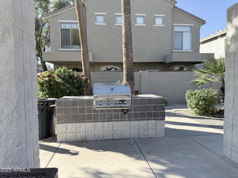 BBQ/Outdoor Lounge Area