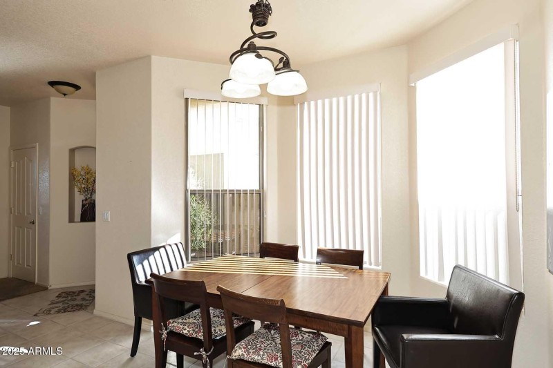 Breakfast Nook2