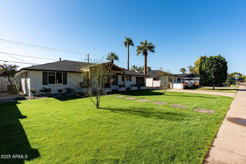 4-web-or-mls-DSC07229-HDR_3615 E Clarend