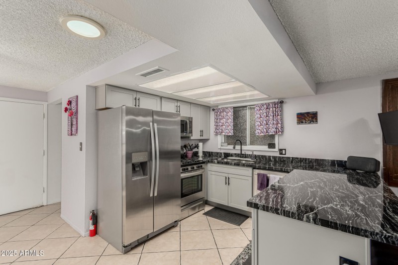 12 - Royal Palm 3836