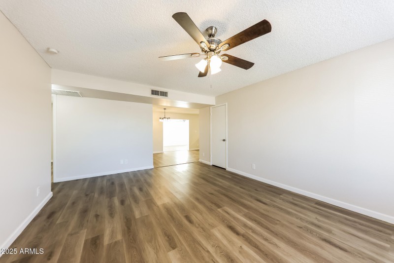 003-photo-living-room-14991178