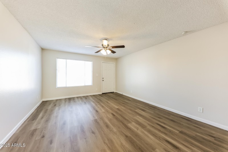 005-photo-living-room-14991180