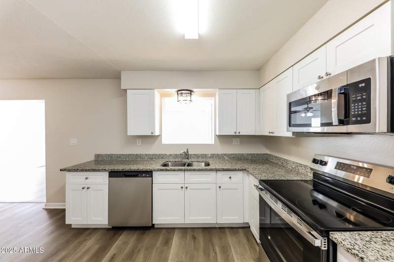 010-photo-kitchen-14991161