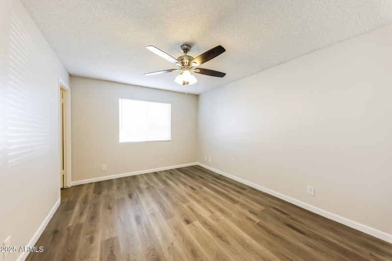 016-photo-main-bedroom-14991167