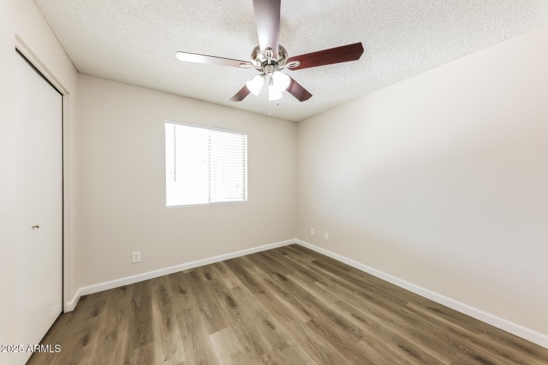 019-photo-bedroom-14991173