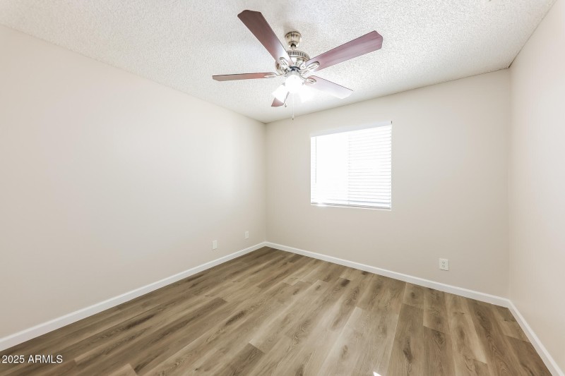 021-photo-bedroom-14991171