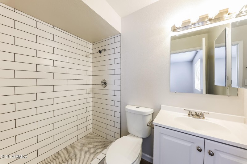 023-photo-bathroom-14991170