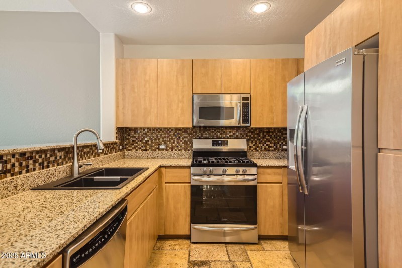 17 W Vernon Ave Unit 615 - Web Quality -