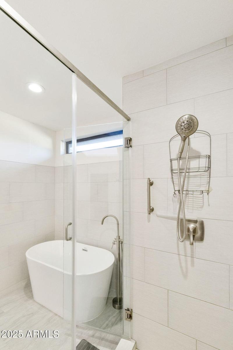 Primary suite shower