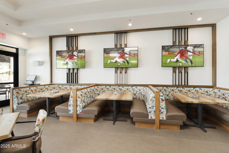 101 1 Grill on the Green (17) Booths