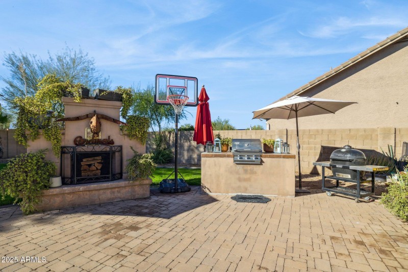 7-web-or-mls-28826-n-45th-st