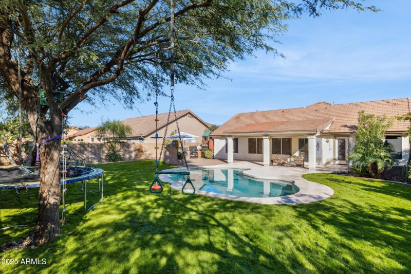 8-web-or-mls-28826-n-45th-st