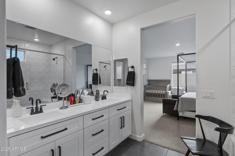 1170 E Meadowridge Dr-23