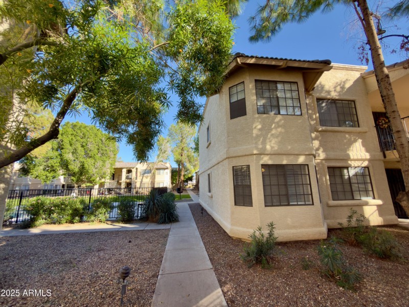 925 S. Longmore Dr. #109 - 2