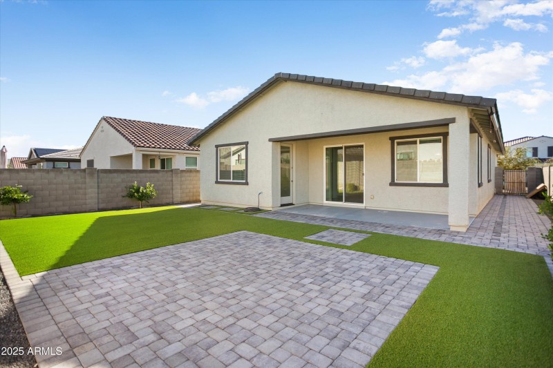 Pretty Backyard NW to SE