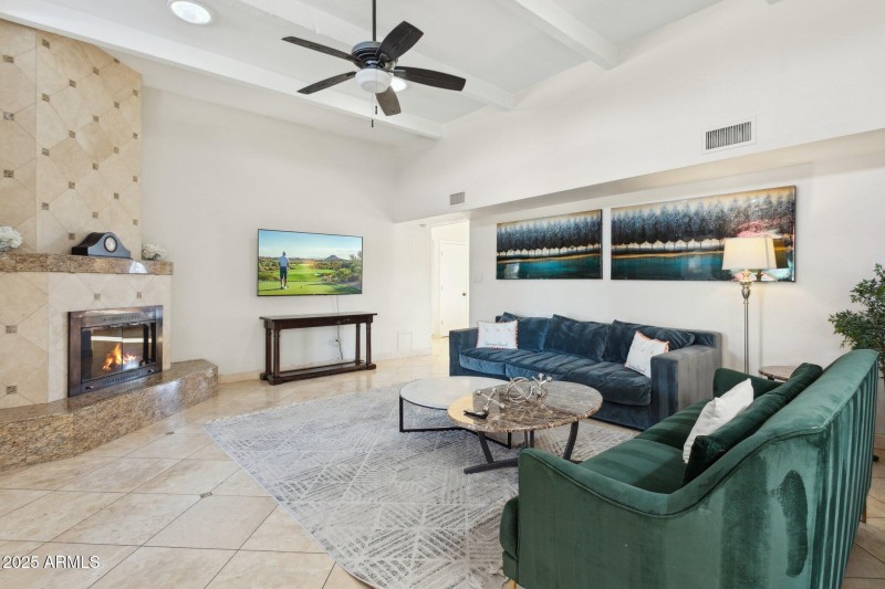 8-web-or-mls-9748-e-becker-ln