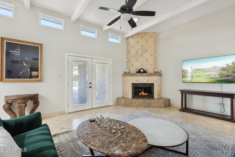 9-web-or-mls-9748-e-becker-ln