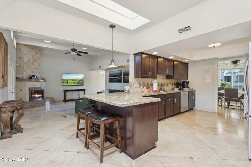 12-web-or-mls-9748-e-becker-ln