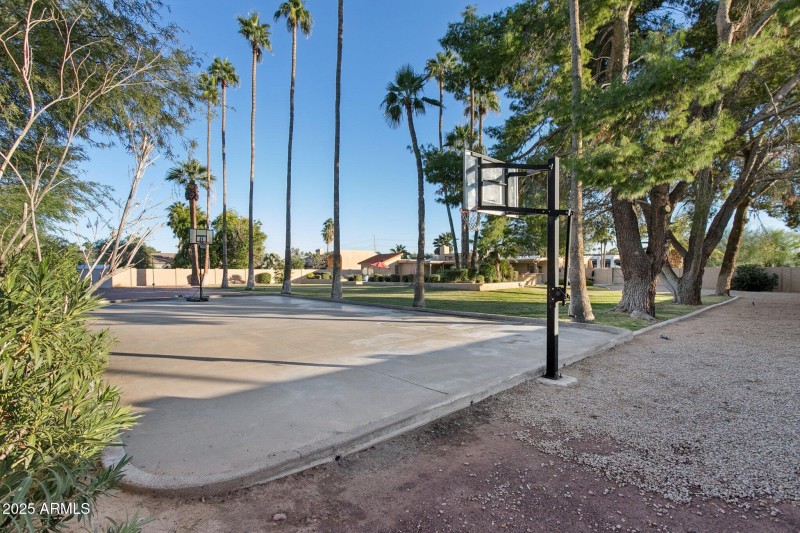 47-web-or-mls-9748-e-becker-ln