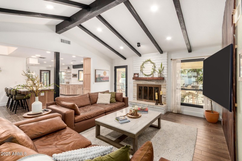 09 - 2107 N Sossaman Rd, Mesa 85207