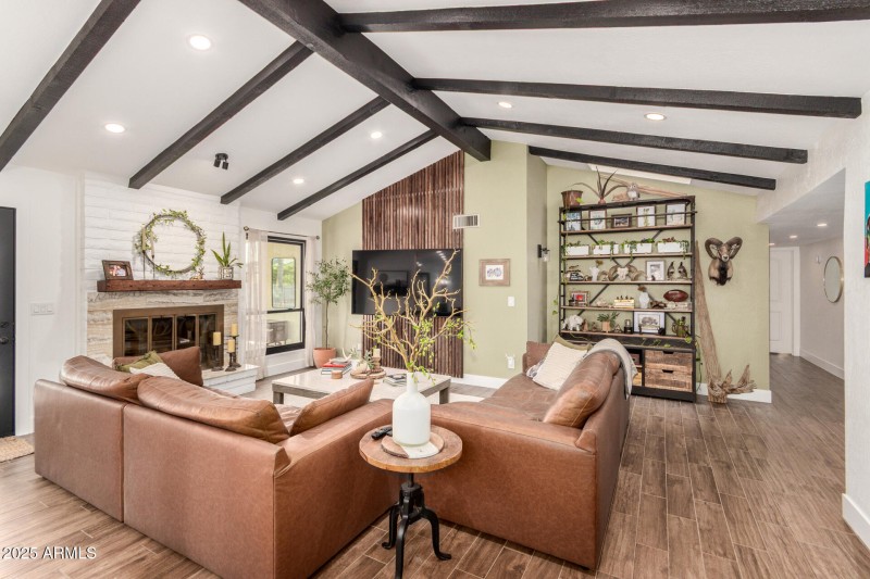 10 - 2107 N Sossaman Rd, Mesa 85207