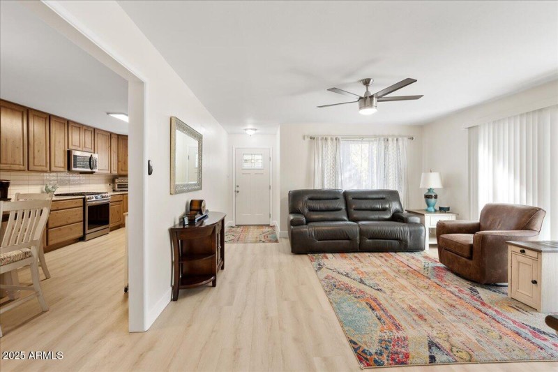 07-Living Room & Dining