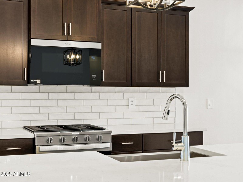 Gas Range and Full Backsplash