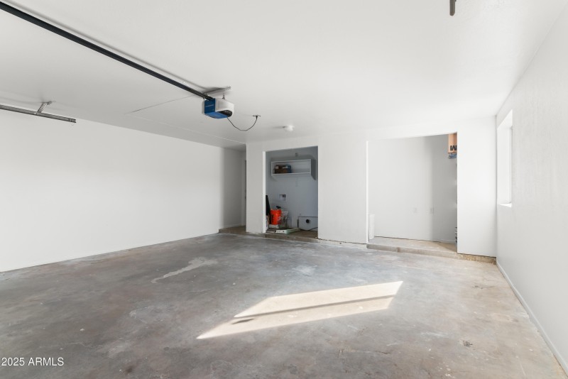 30_3023 w sahuaro dr-30