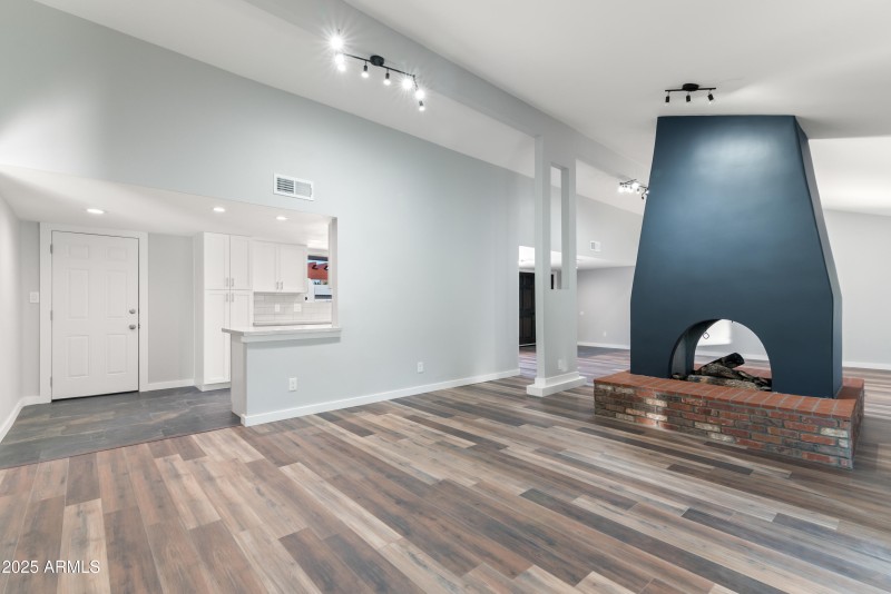 15_3023 w sahuaro dr-15