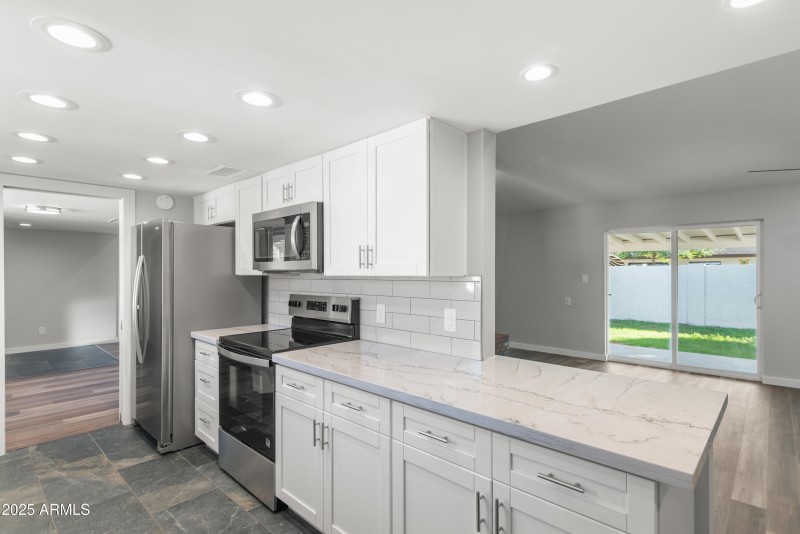 13_3023 w sahuaro dr-13