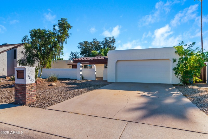 2_3023 w sahuaro dr-2